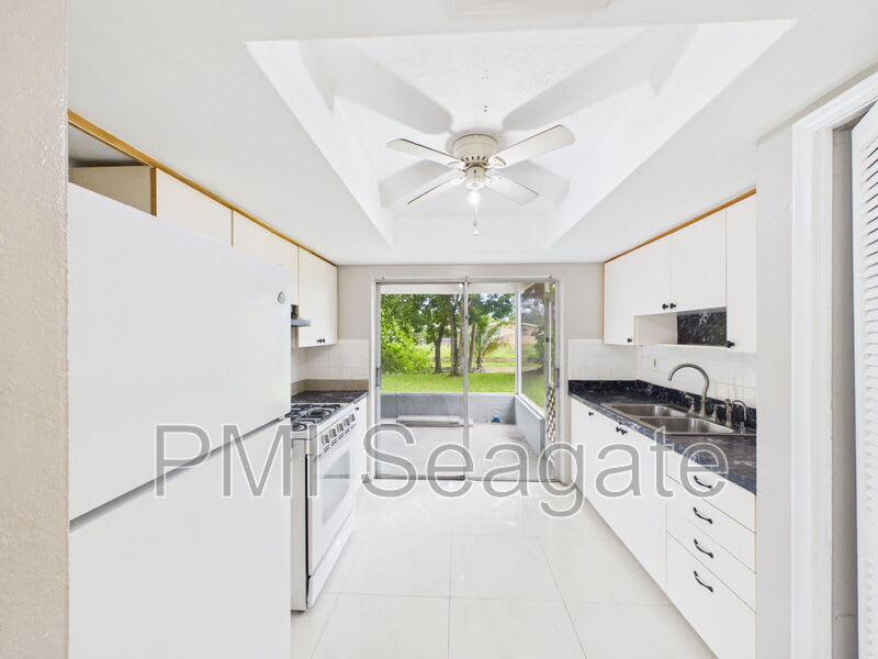 7620 NW 21st St – photo 5