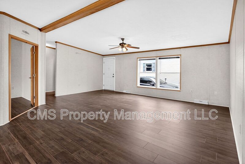 15 W Redwood Ave – photo 5
