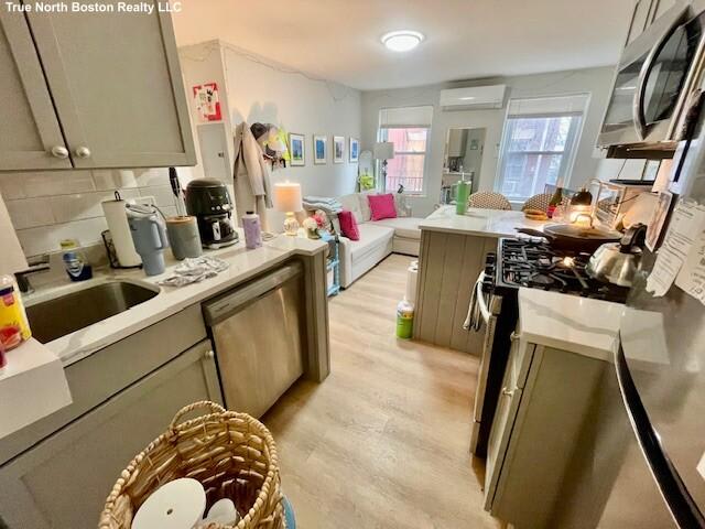 29 Thacher St – photo 4
