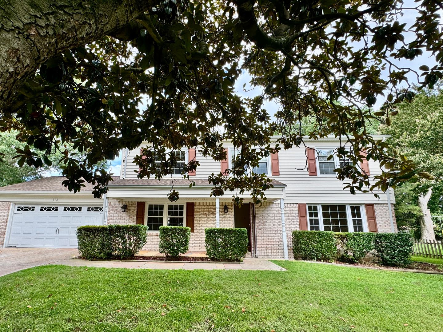 4-Bedroom Home in Great Neck Available 09-01-26! Fenced Backyard – photo 1