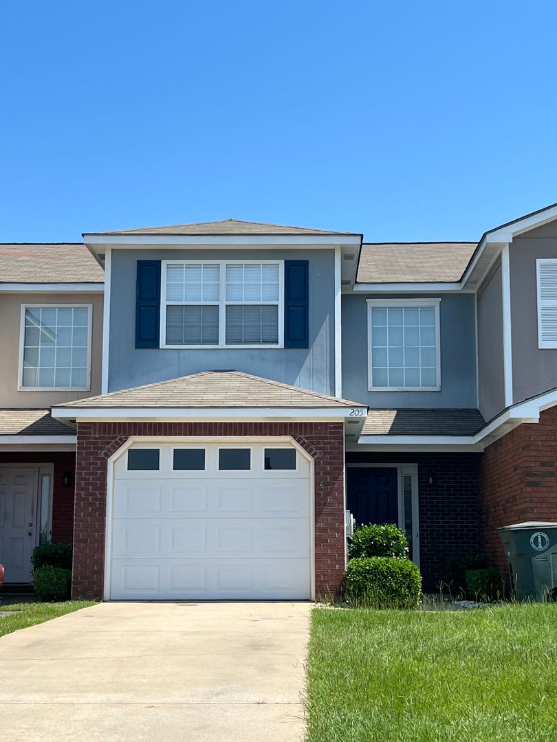 205 Wakefield Way, Enterprise – photo 1