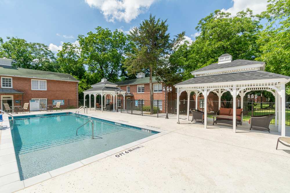 Hampton Plaza at Kessler Park – photo 1