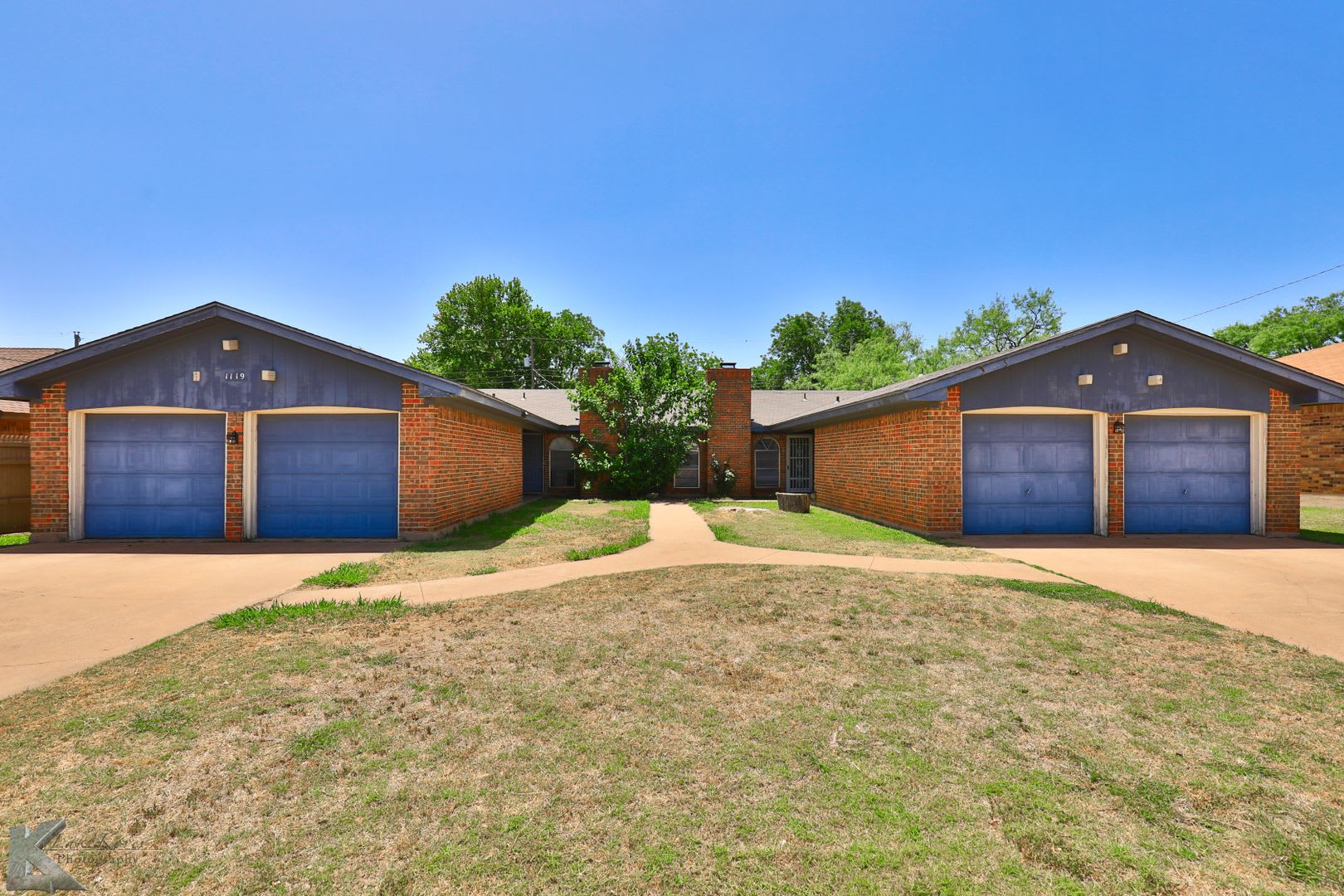 3/2/2 DUPLEX near ACU! – photo 3