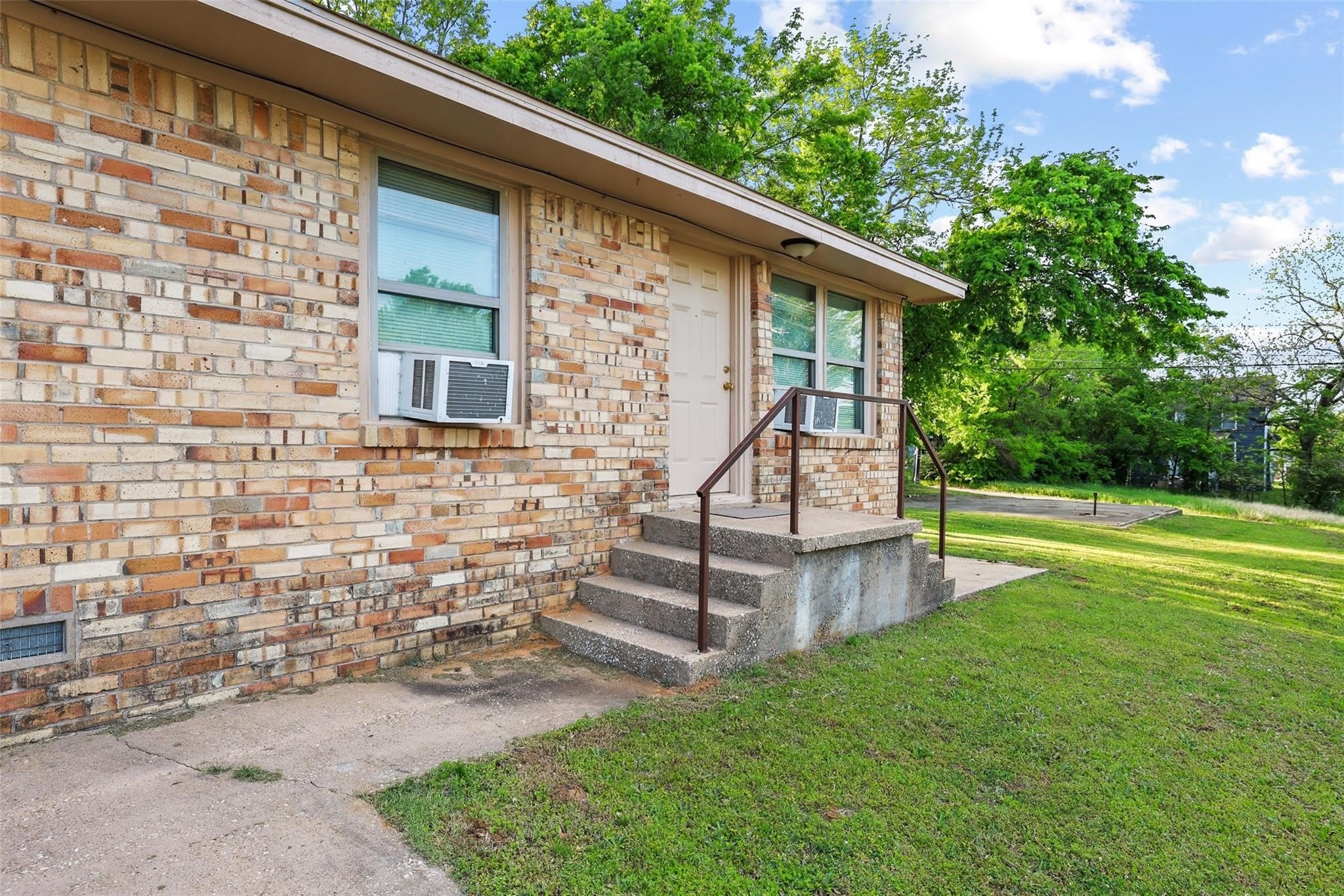 701 W Hull Street – photo 1