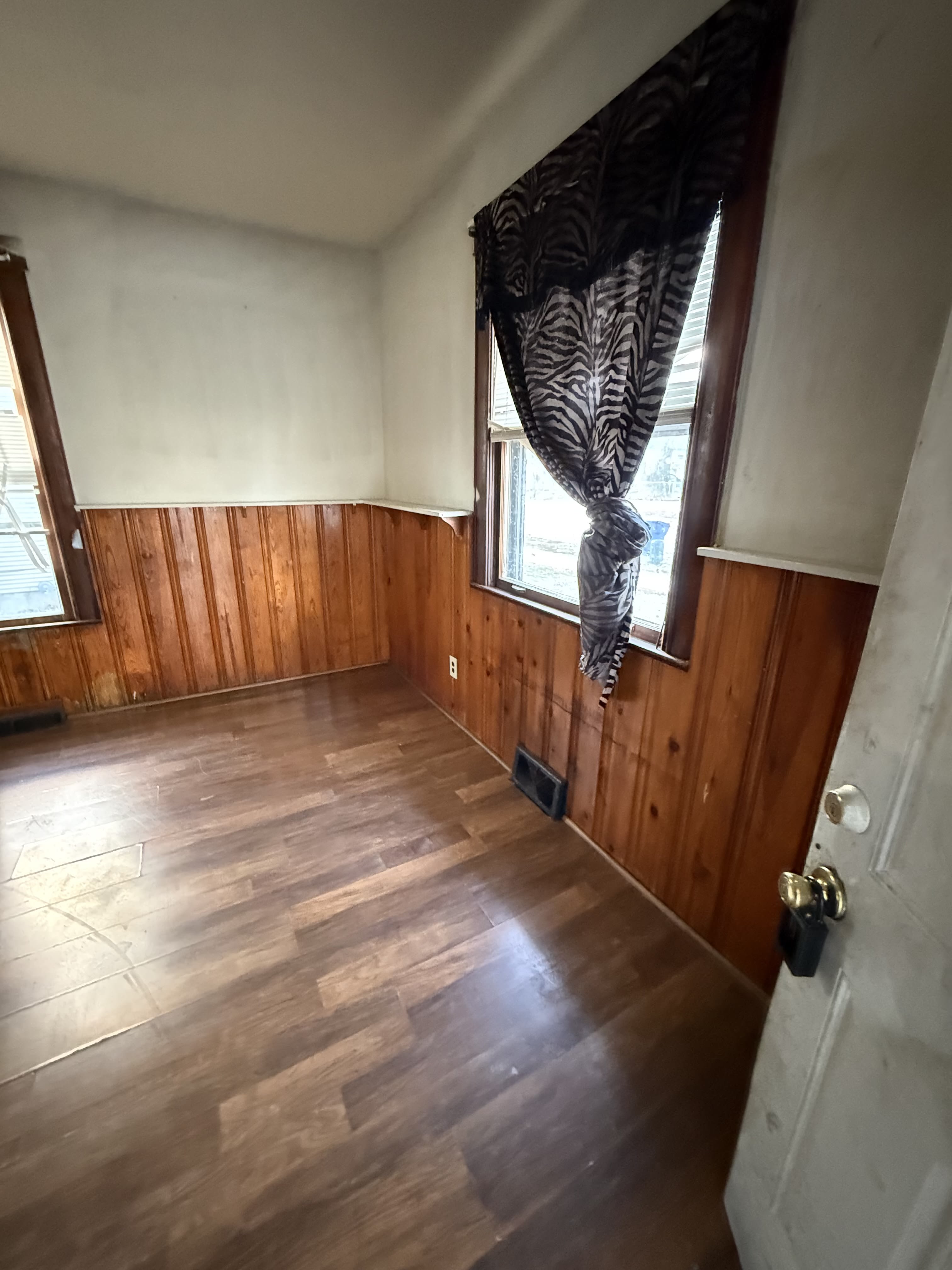 803 E Whitmer St – photo 4