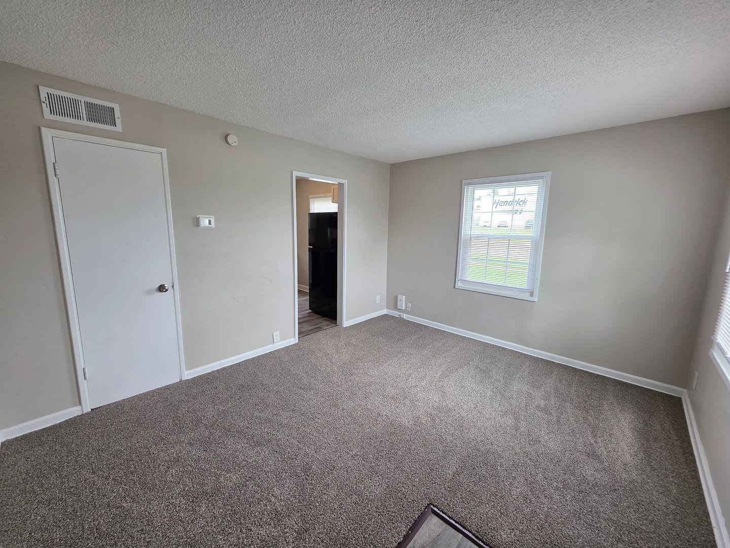 Spacious 2 Bed, 1.5 Bath Duplex Near Red Bridge – photo 2
