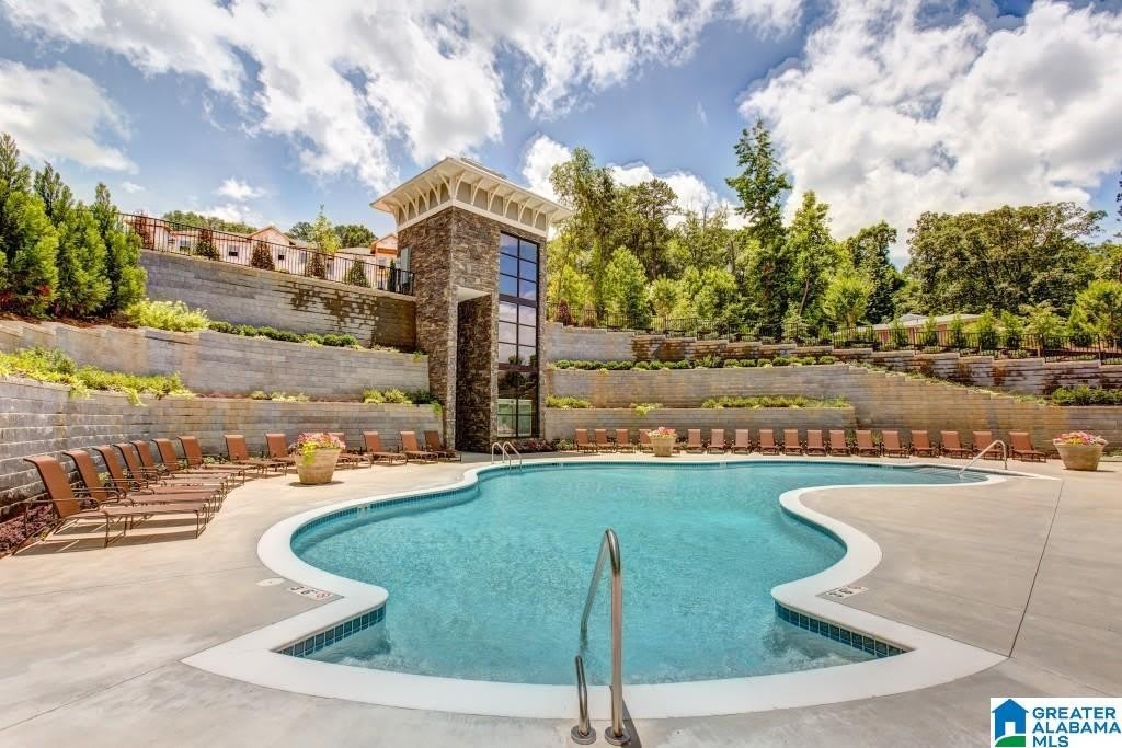 Crowne At Cahaba River – photo 1