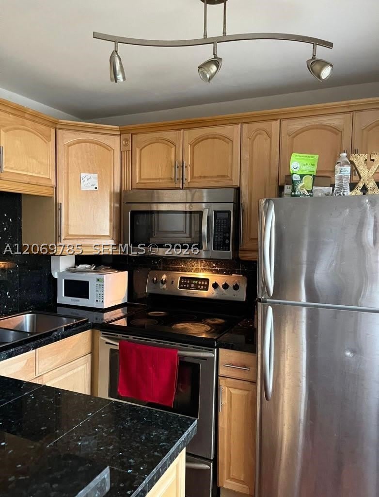 3239 W Trade Ave – photo 1