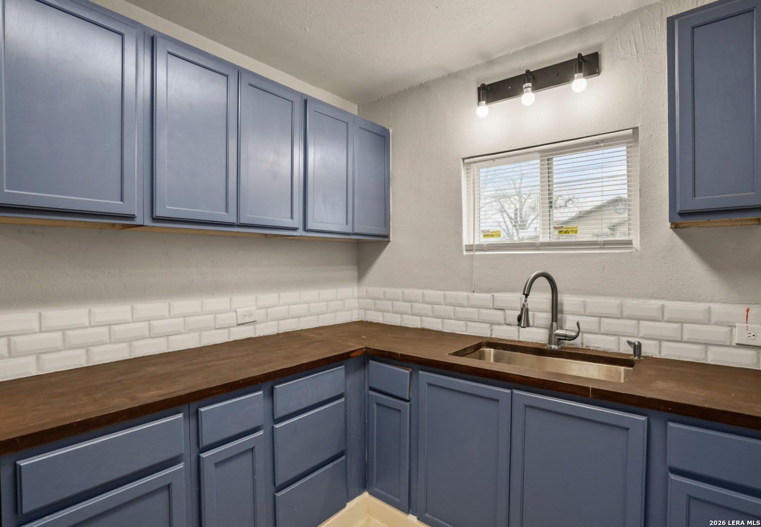 2303 Burnet – photo 4