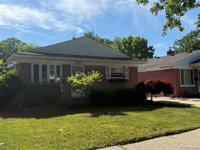 5925 Berwyn Street – photo 1