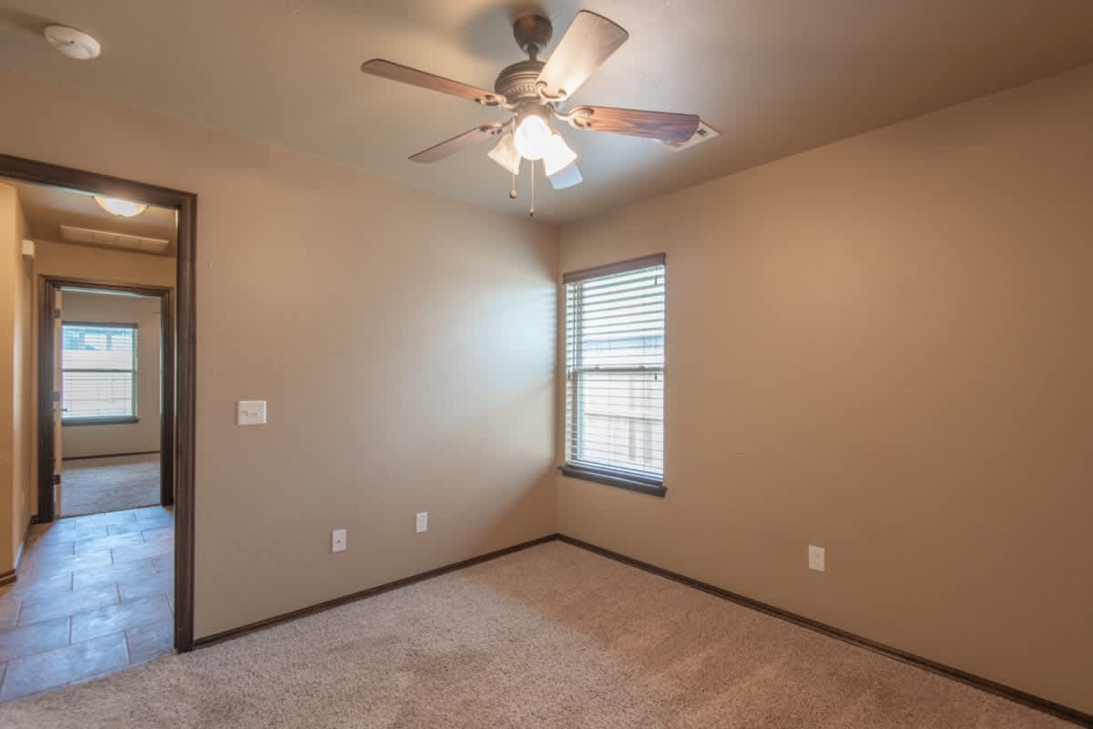 701 Lindsey Lane – photo 4