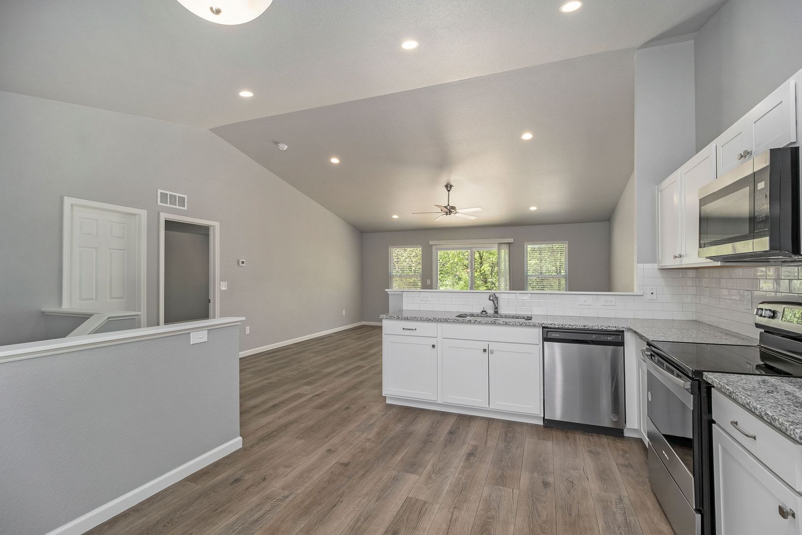 5659 Claremount Street – photo 3