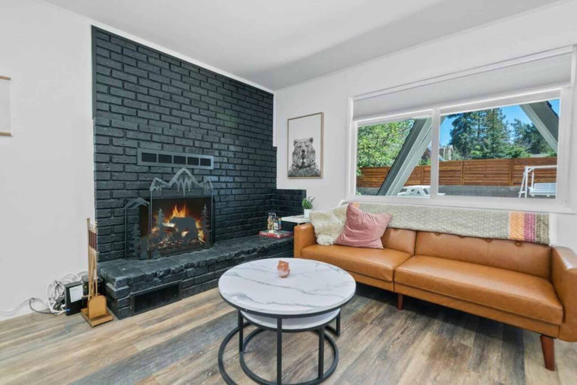 Cozy, Fully Furnished, One Bedroom One Bathroom Rental Minutes Away from the Big Bear Lake Front! – photo 3