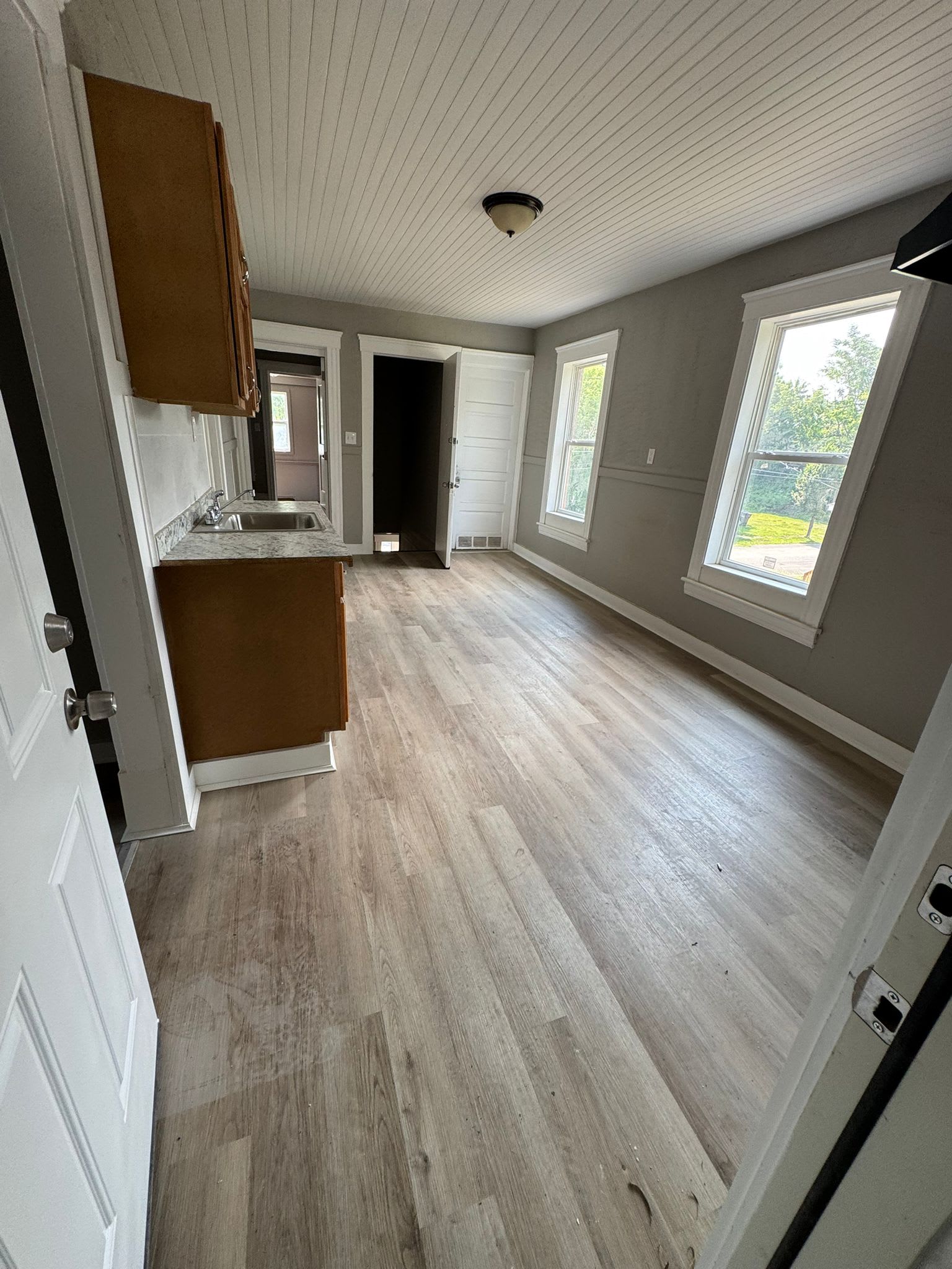 140 Kenmore Ave – photo 4
