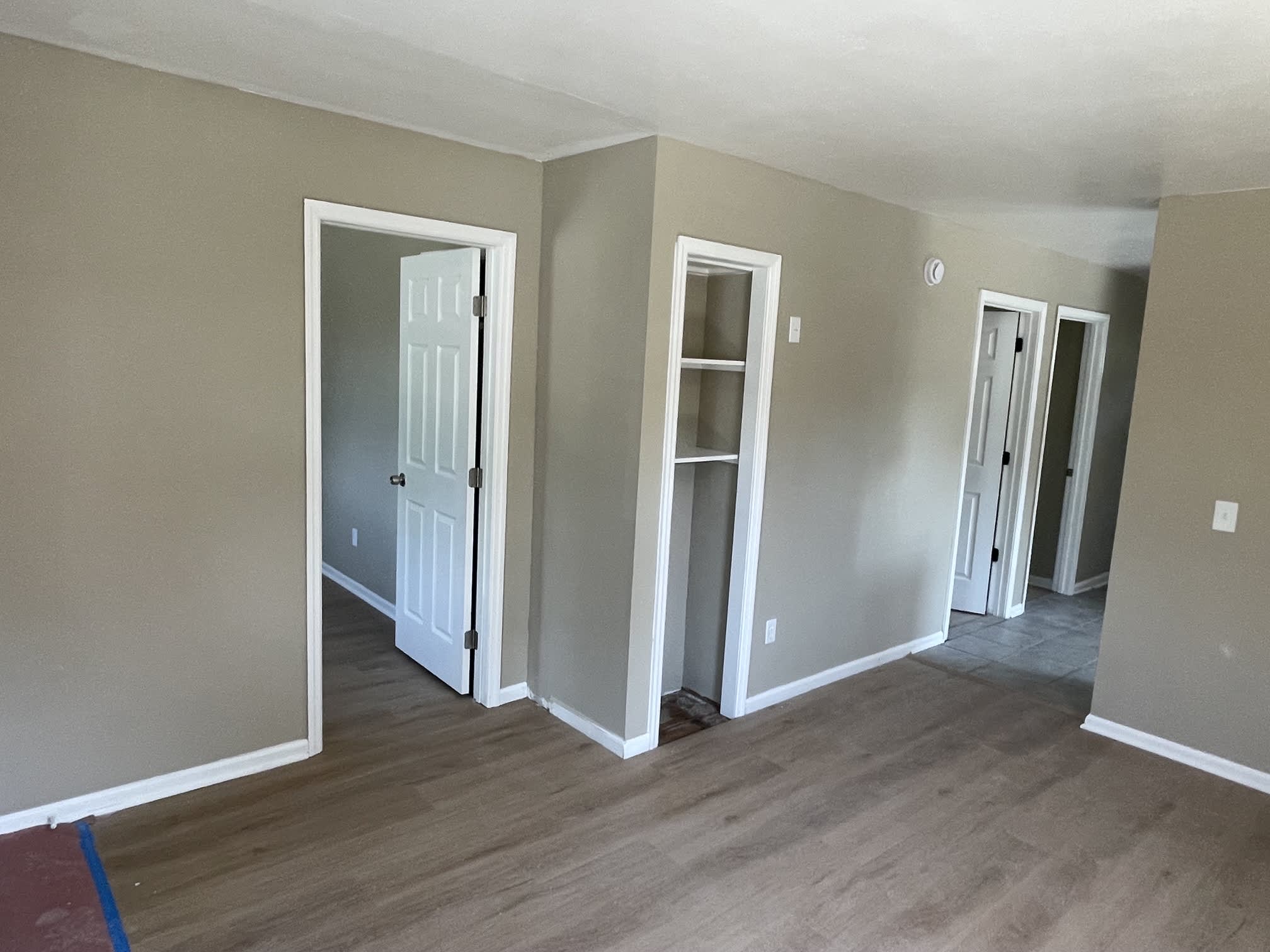 521 Swann Street – photo 5