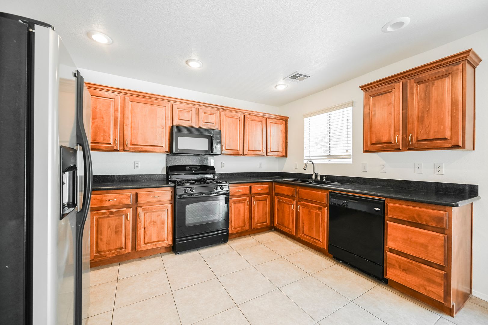3 Bedroom, 2.5 Bath Two-Story Home Located In The Charming Southwest Area! – photo 3