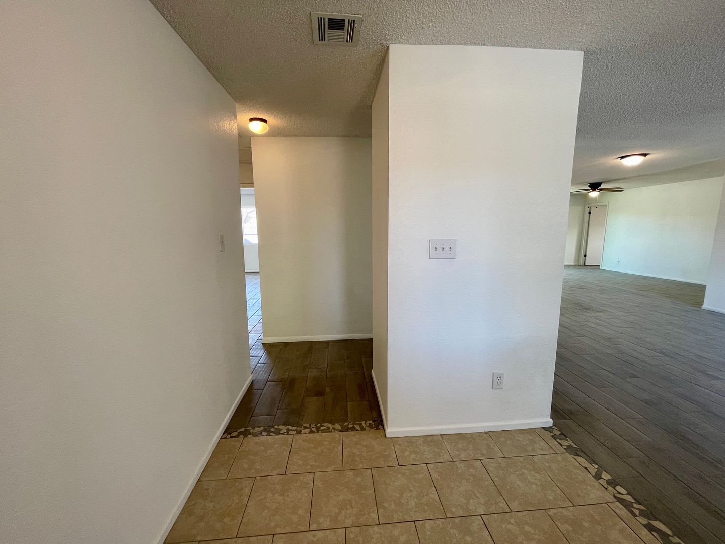 4 Bedroom In Mountain View 11348 E 24Th Ln – photo 3