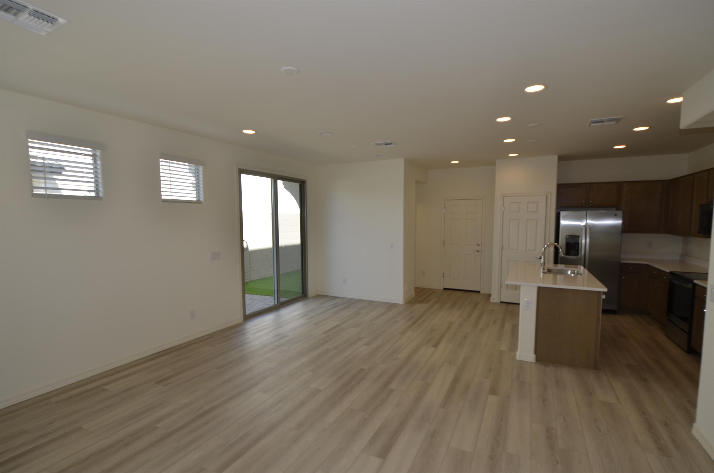1306 W Sparrow Drive – photo 2