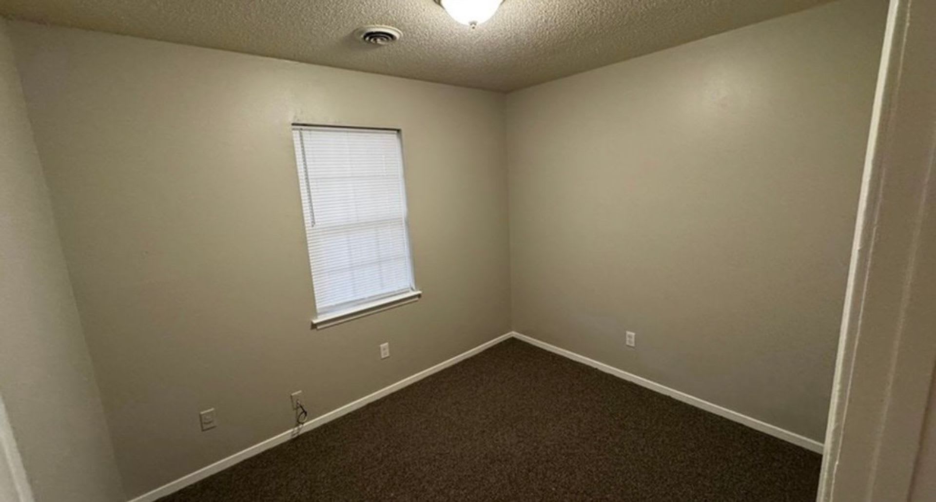 617 Benham Ave – photo 5