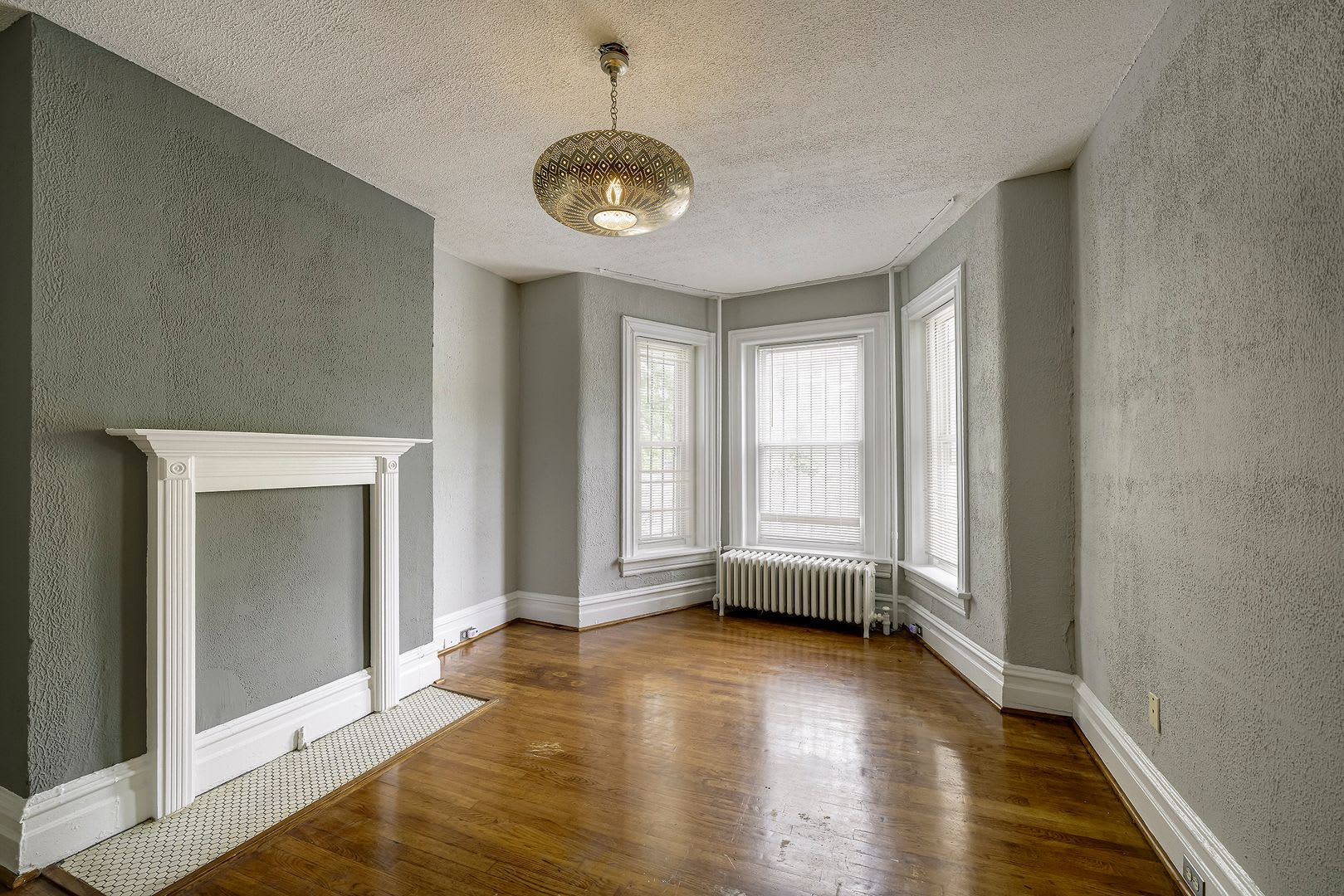 Large 6 BR 4.5 Bath Townhome in Columbia Heights – photo 5