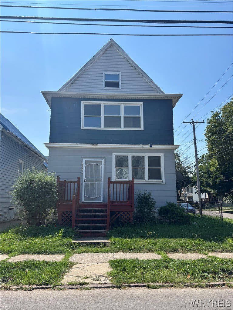 215 Ludington Street – photo 1