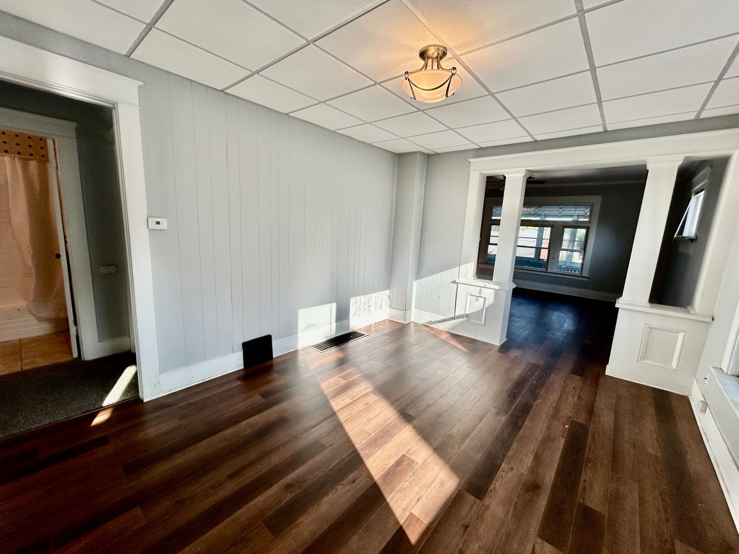 Bright 2 Bed 1 Bath Apartment – photo 3