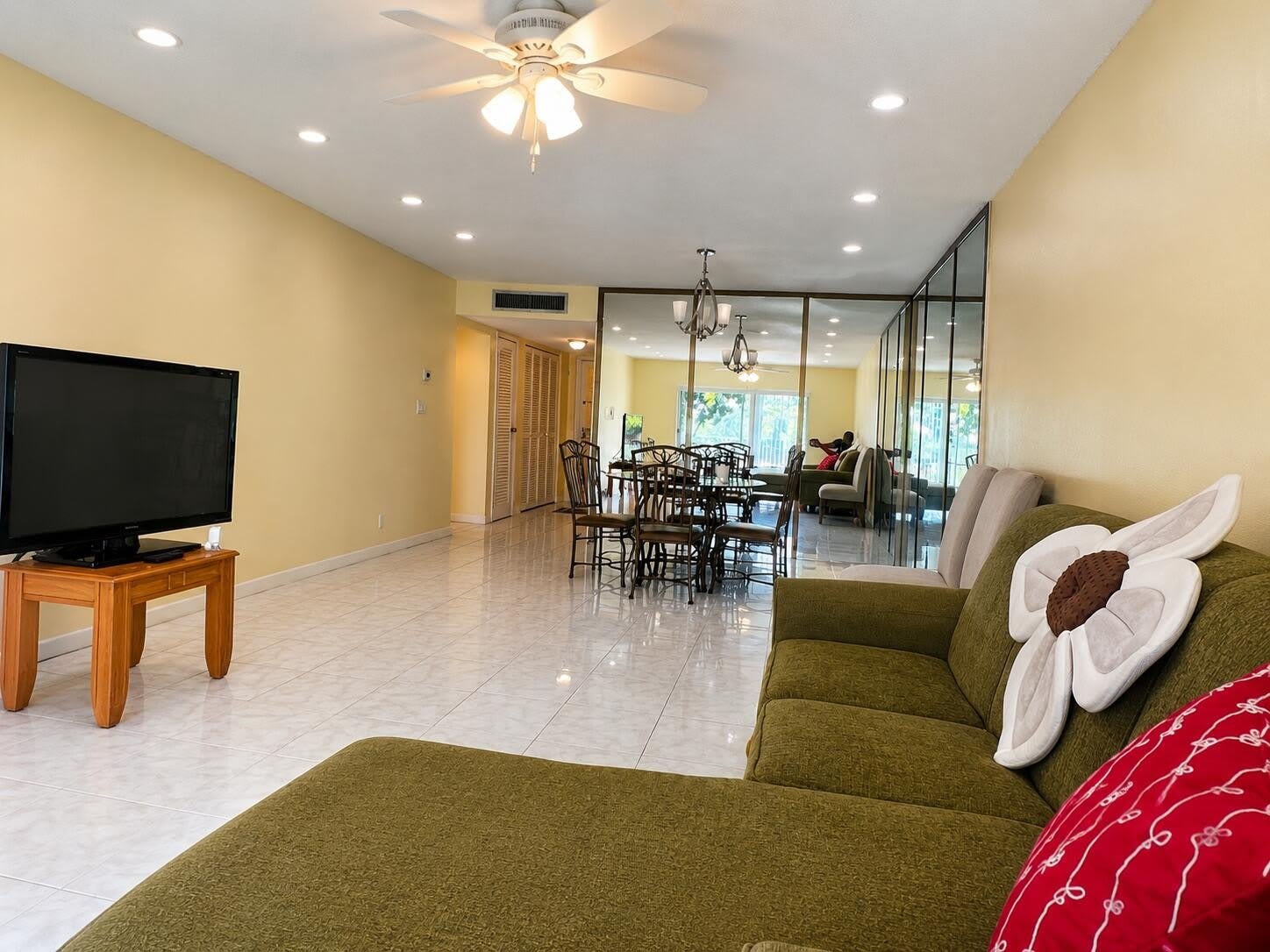 6101 N Falls Cir Drive – photo 1