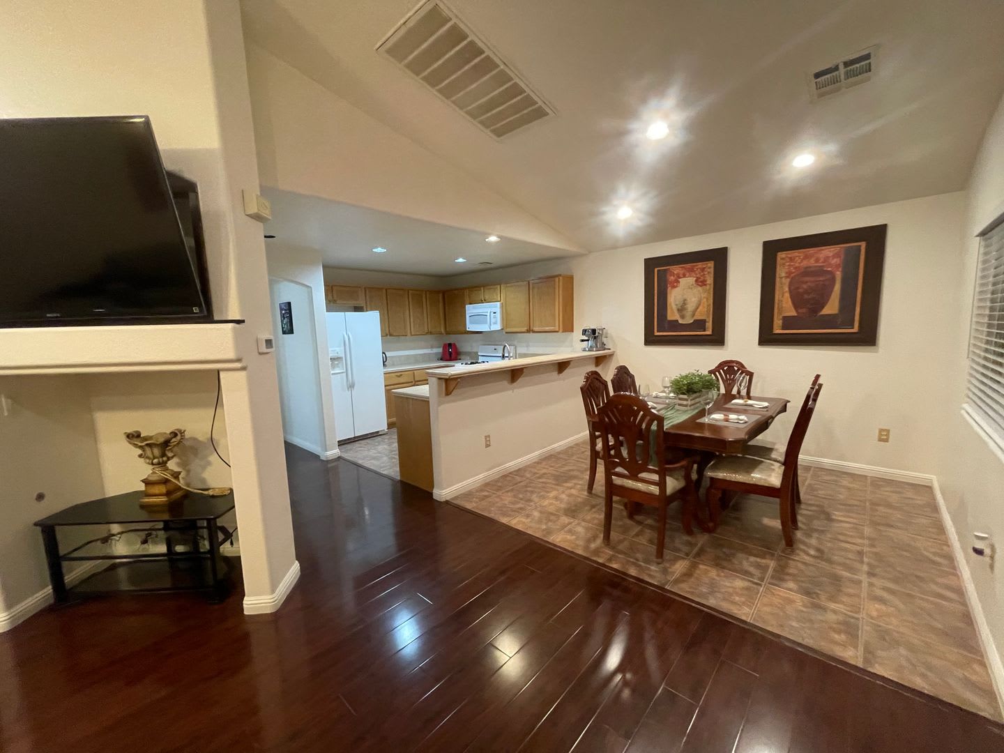 2 Bedroom Home with Private Pool, Include some Utilities – photo 5