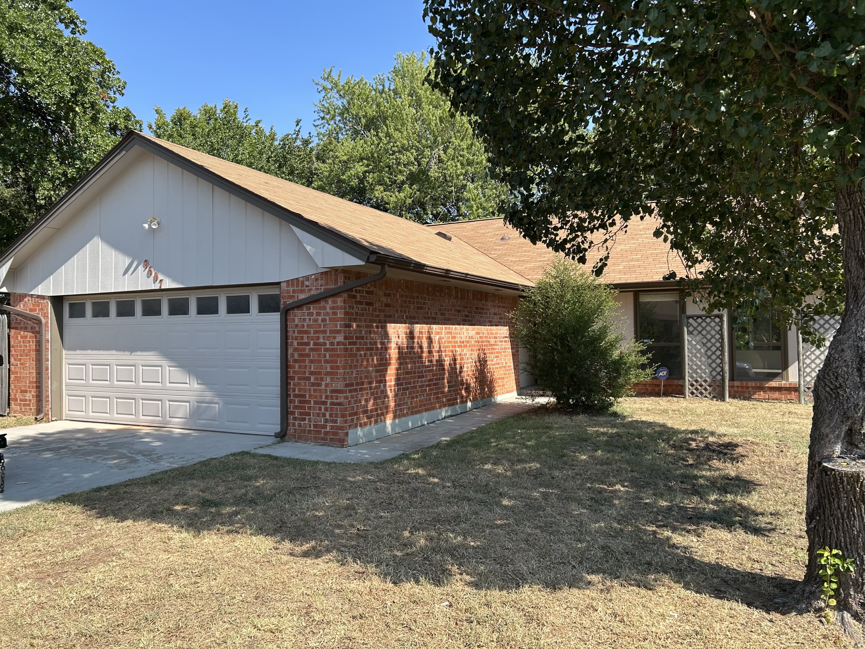 9607 Northeast 4th Street – photo 2