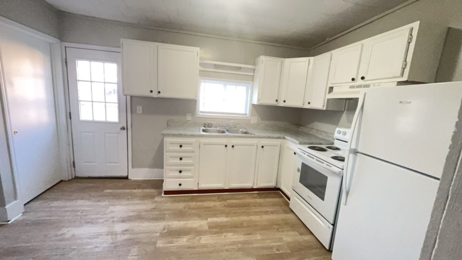 1506 W 10th St – photo 2
