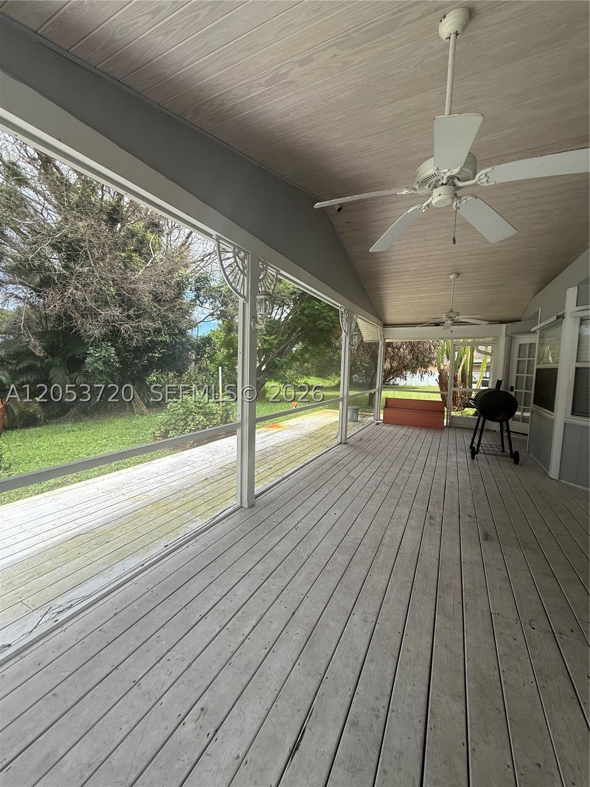 233 SW Chapman Ave – photo 3