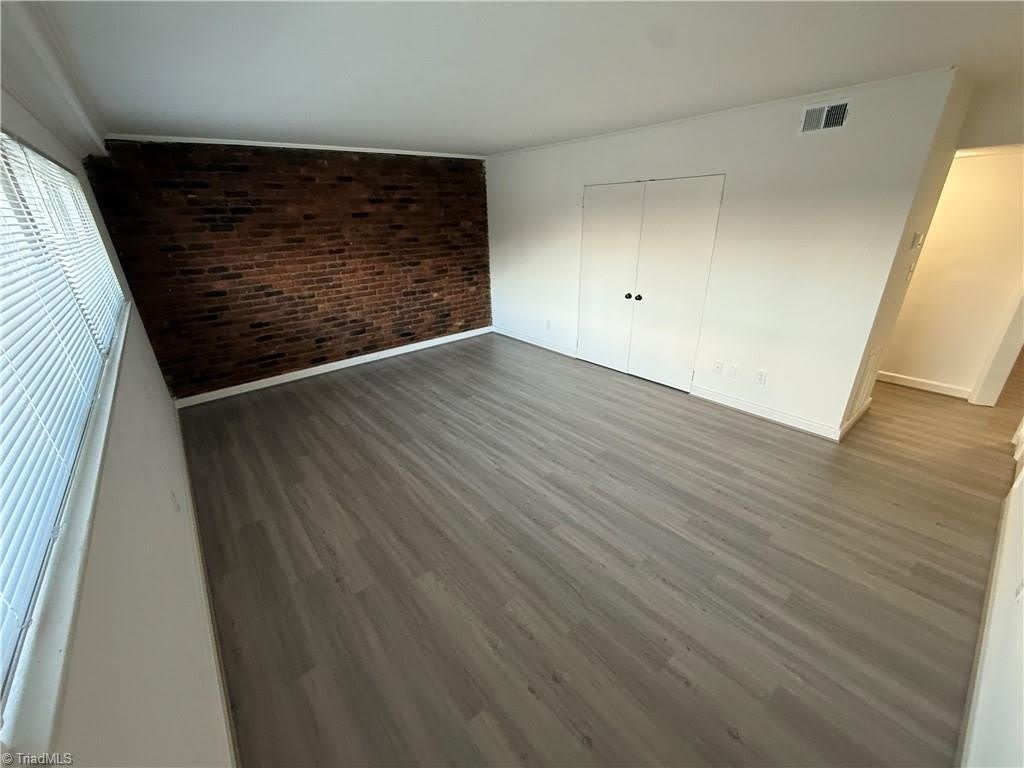 222 N Hawthorne Road – photo 4