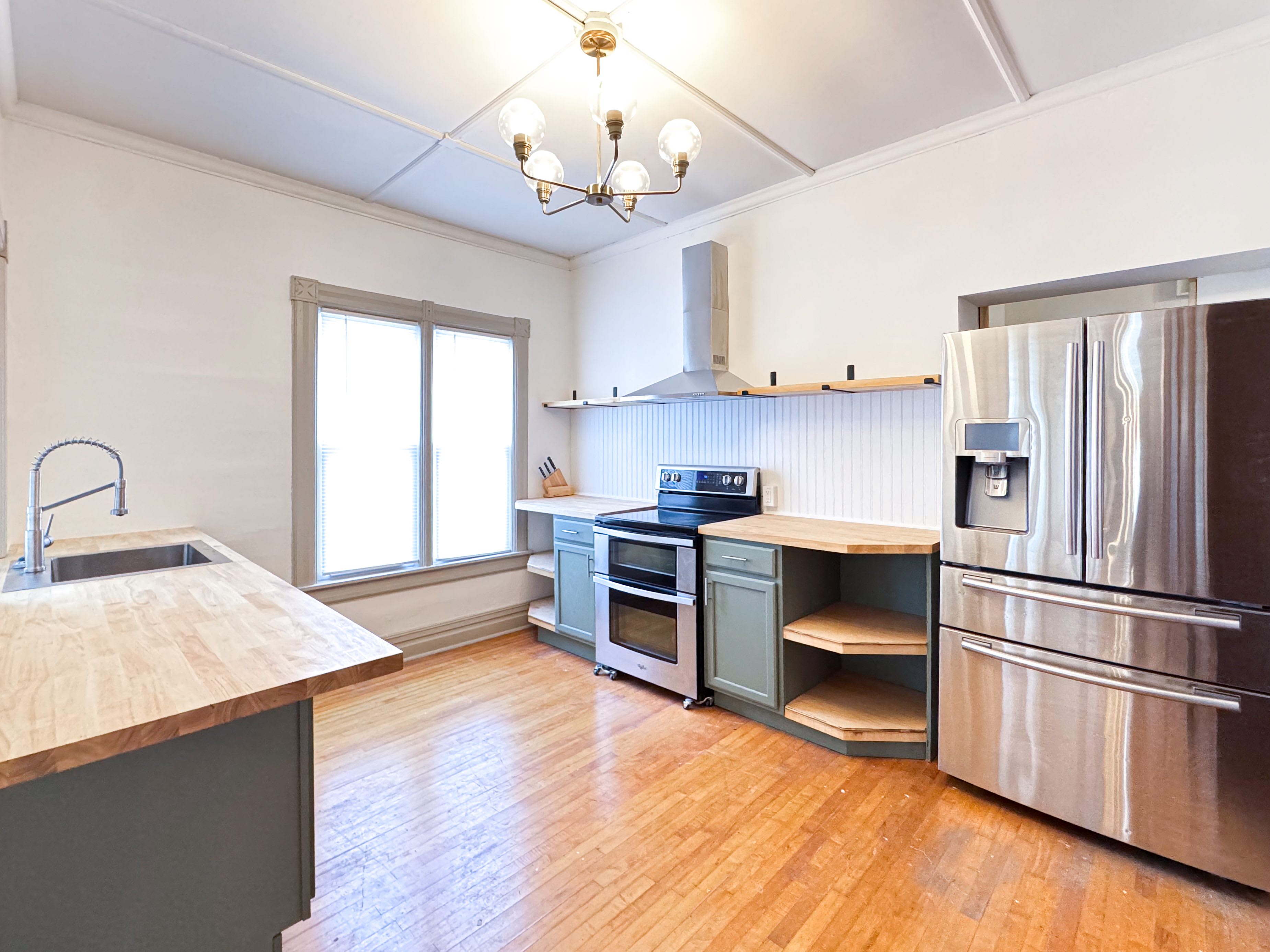 23 Gouverneur St – photo 1