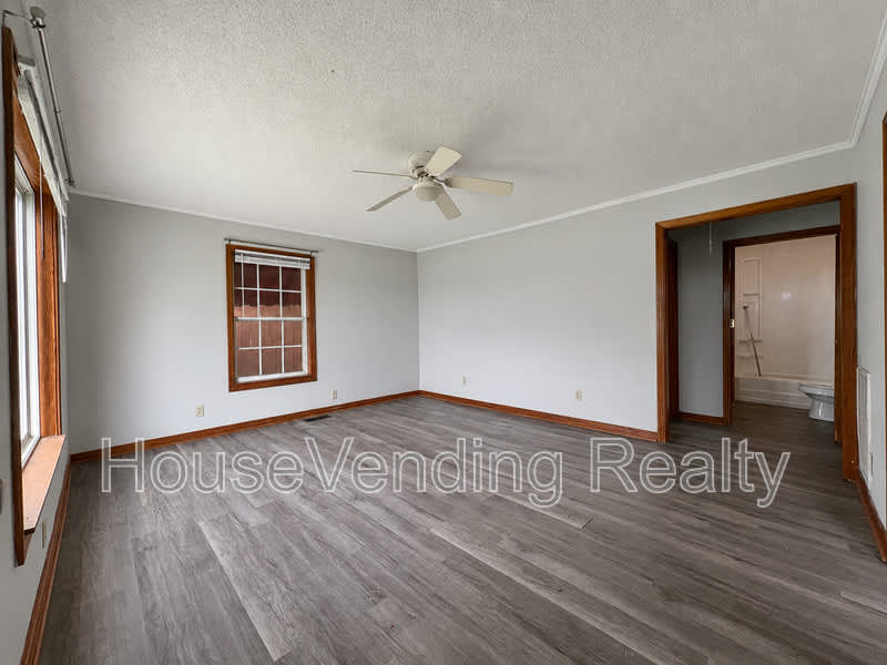253 Atlantic Ave. – photo 2