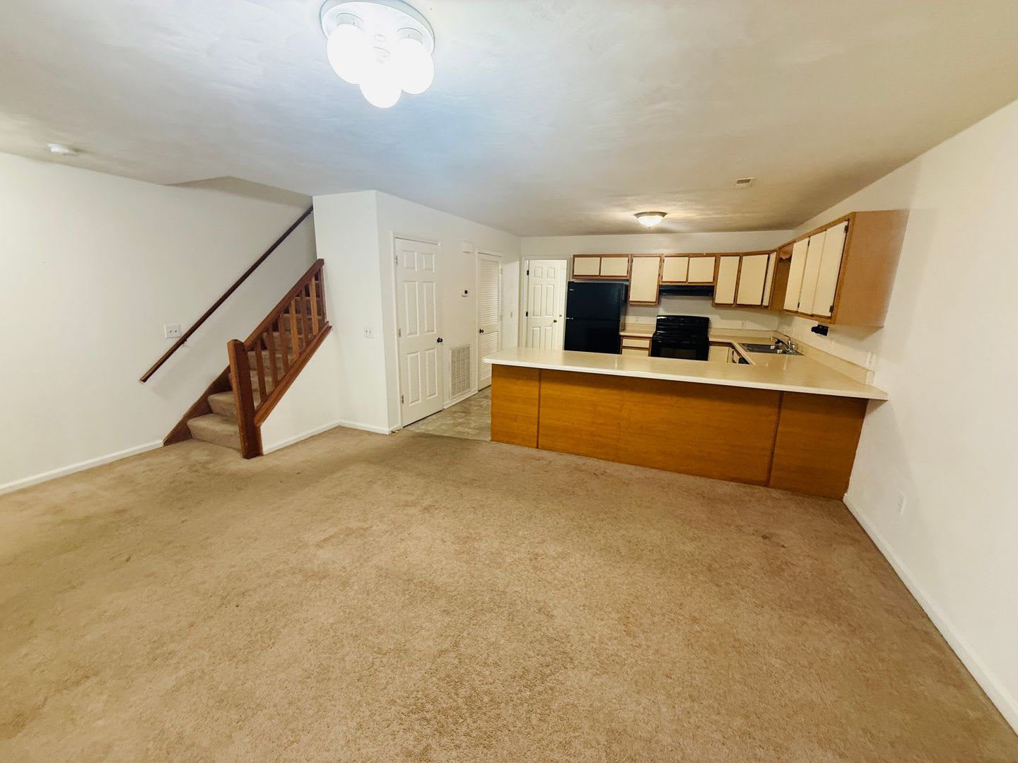 4 Bedroom 2.5 Bath Townhouse – photo 4