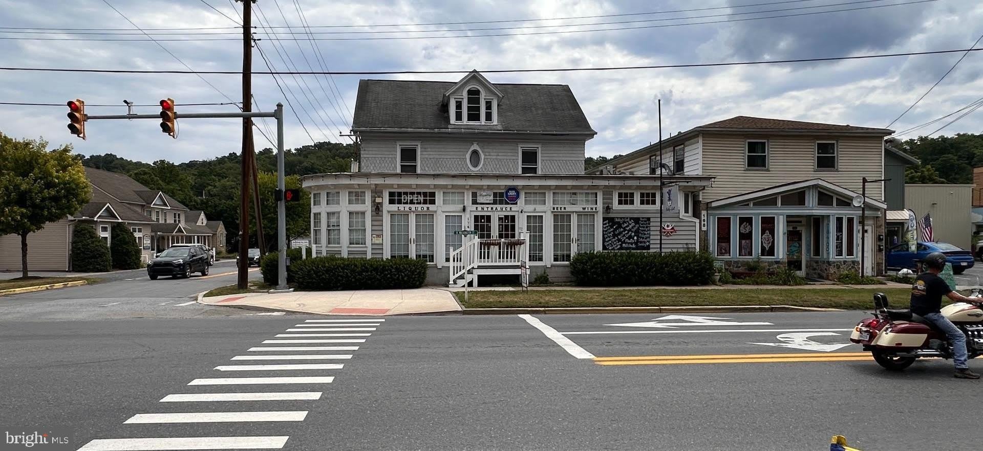 174 N WASHINGTON Street – photo 1