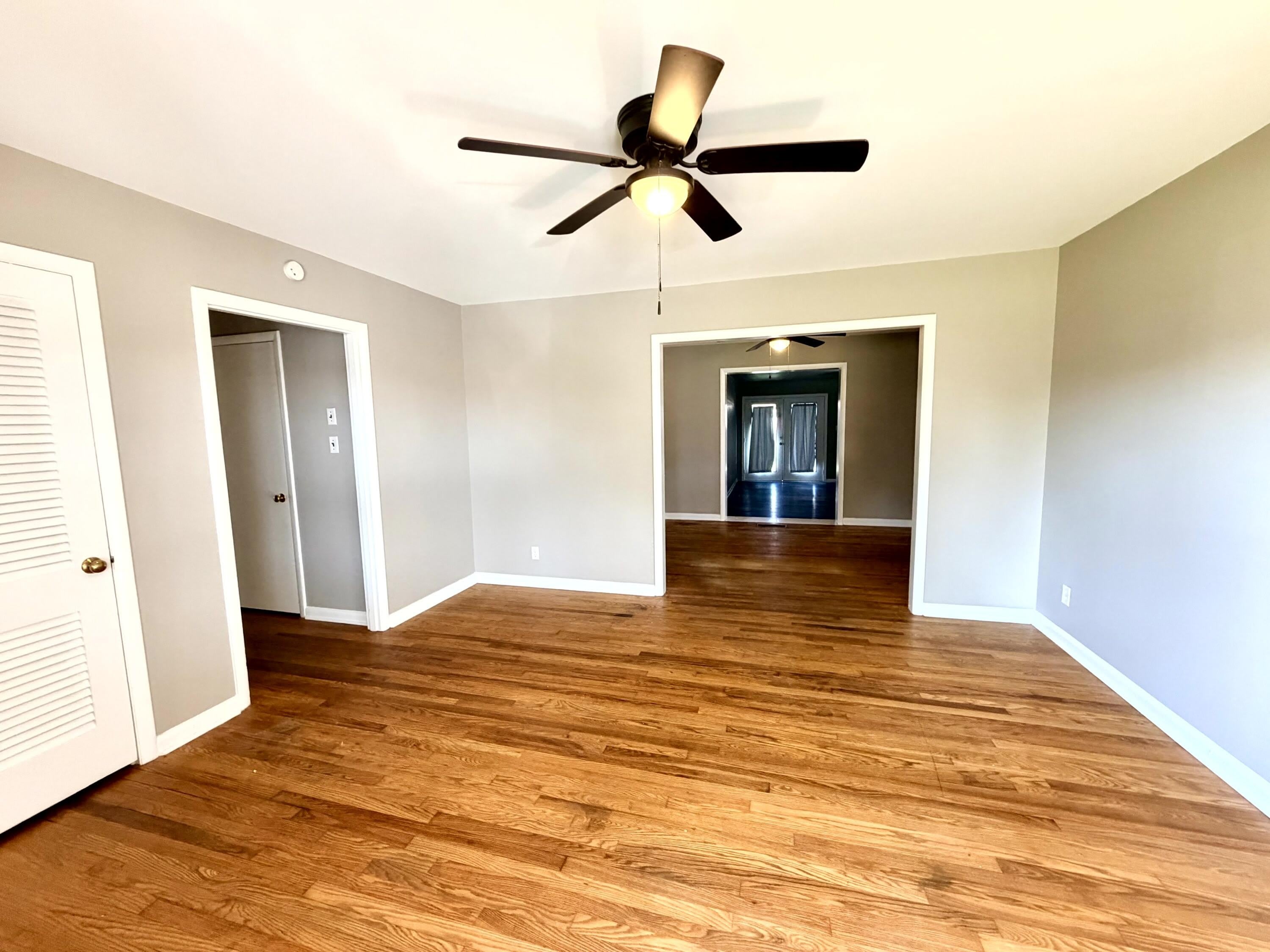 1711 Clarence Drive – photo 2