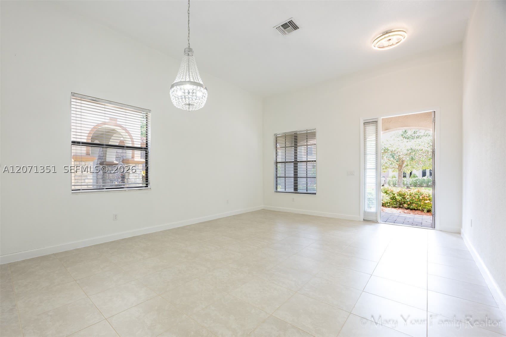 3841 Aspen Leaf Dr – photo 4