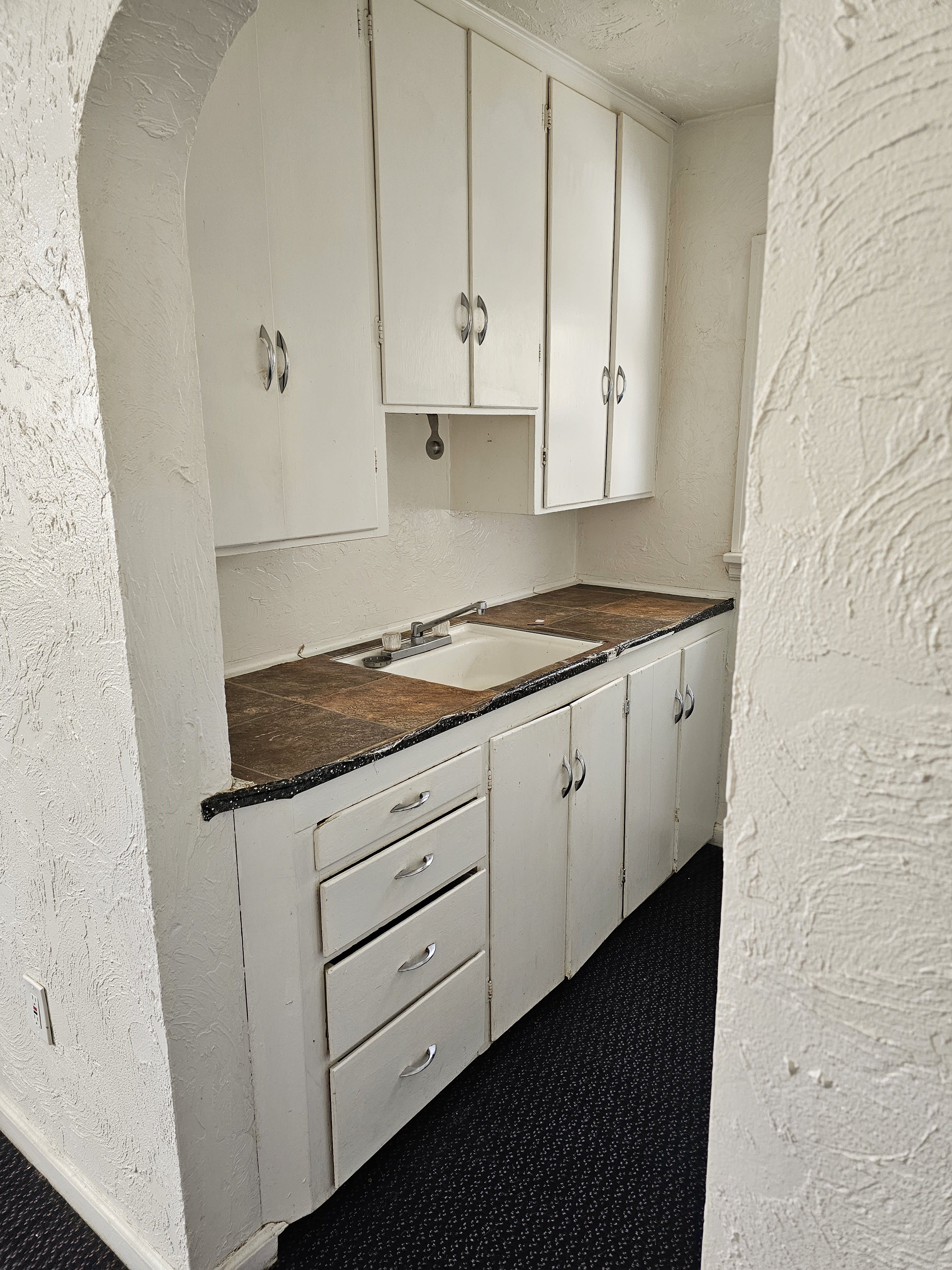 219 H St – photo 3