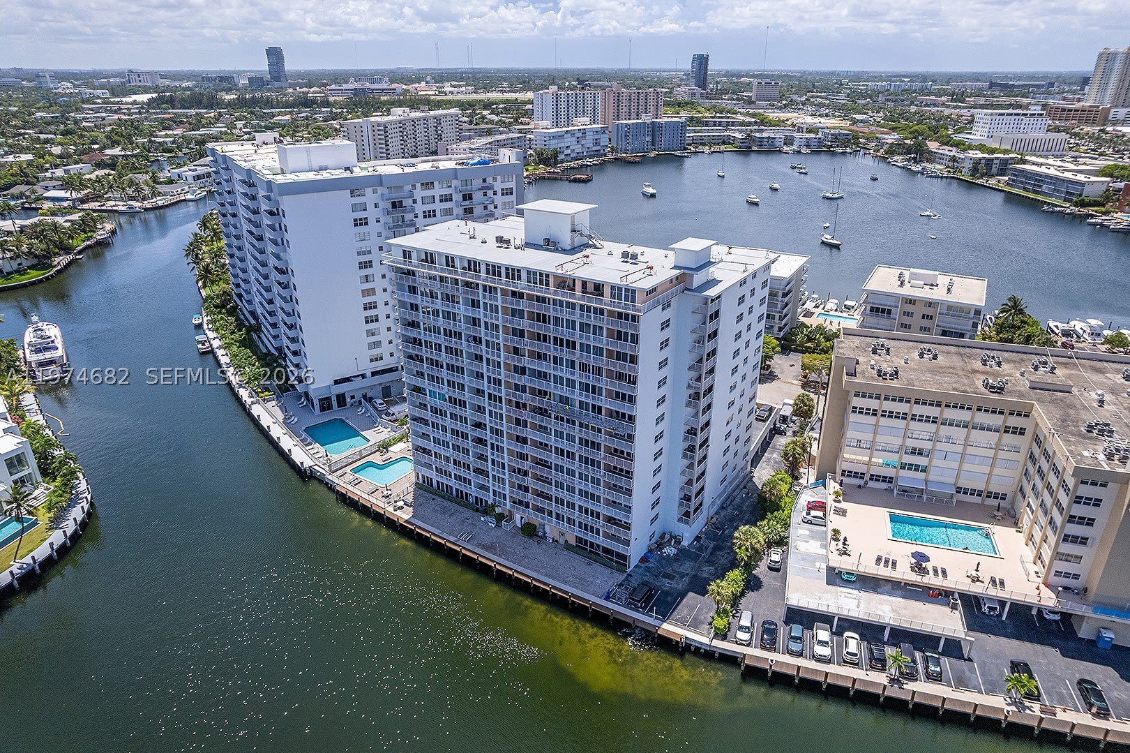 121 Golden Isles Dr – photo 2