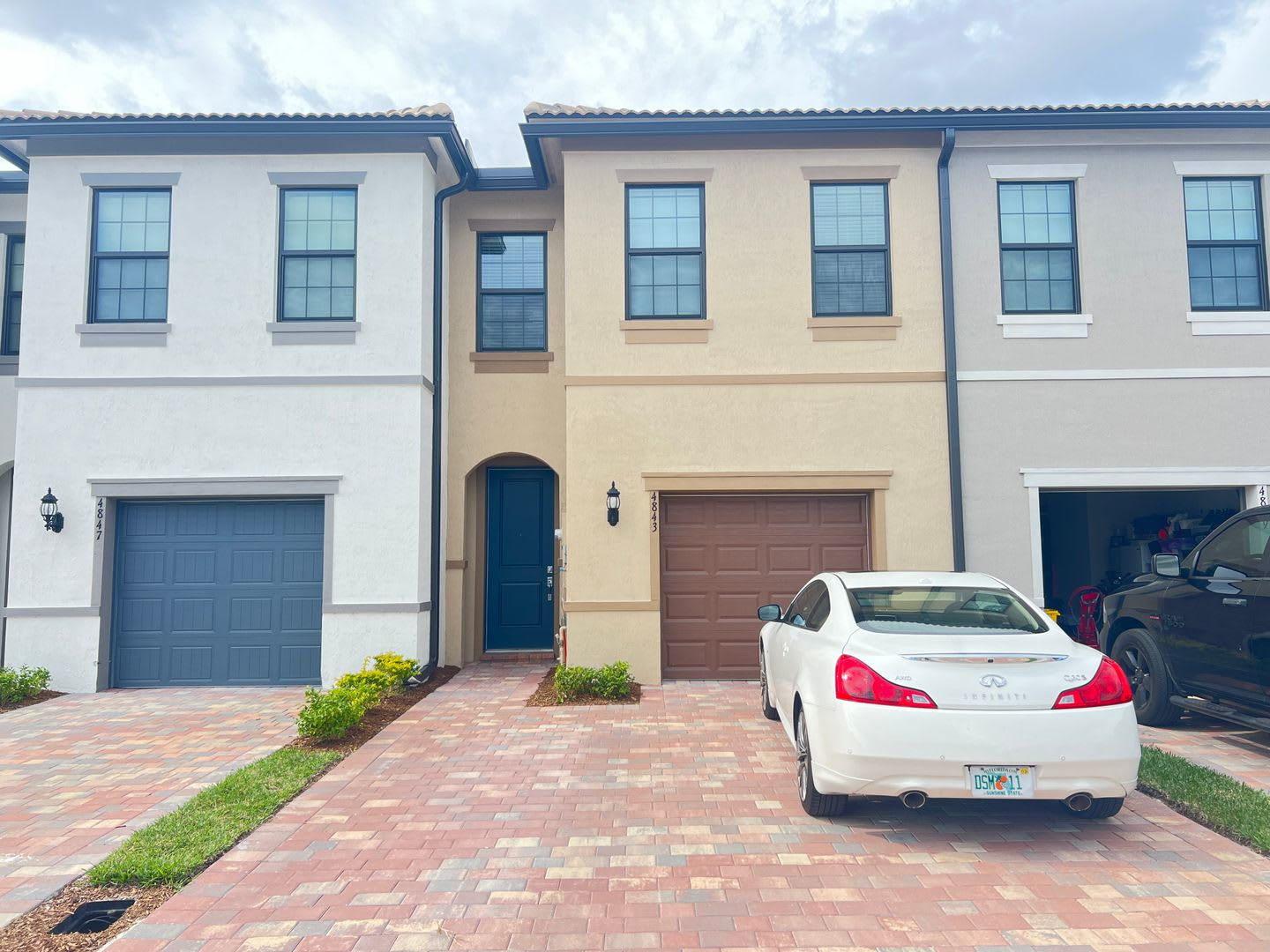 Spectacular Contemporary Style 3 br, 2.5 bath House – photo 2