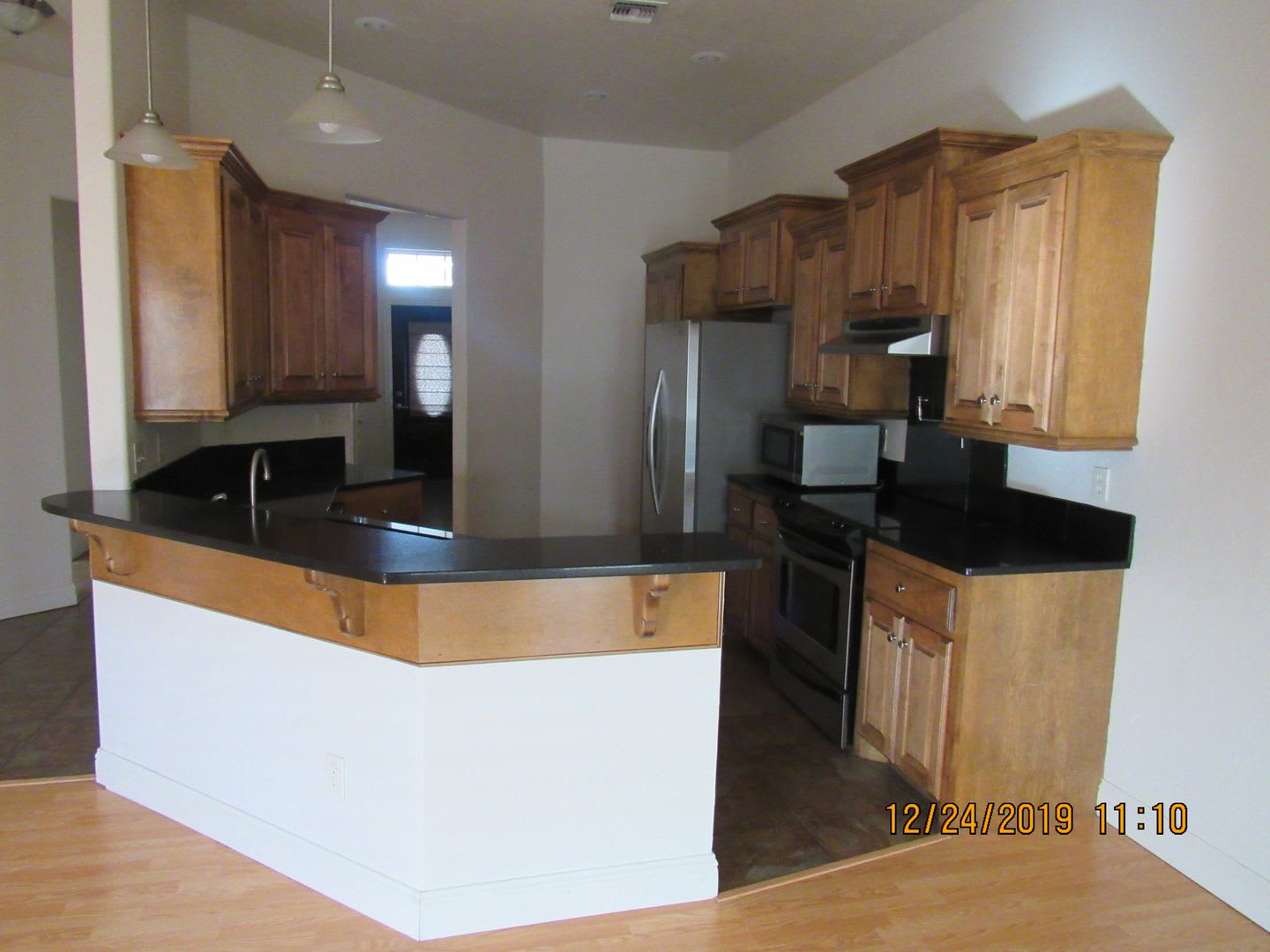 Fantastic Condo located close to Ft. Sill, Shopping and Restaurants Handicap Accessible! No Pet Home! – photo 3