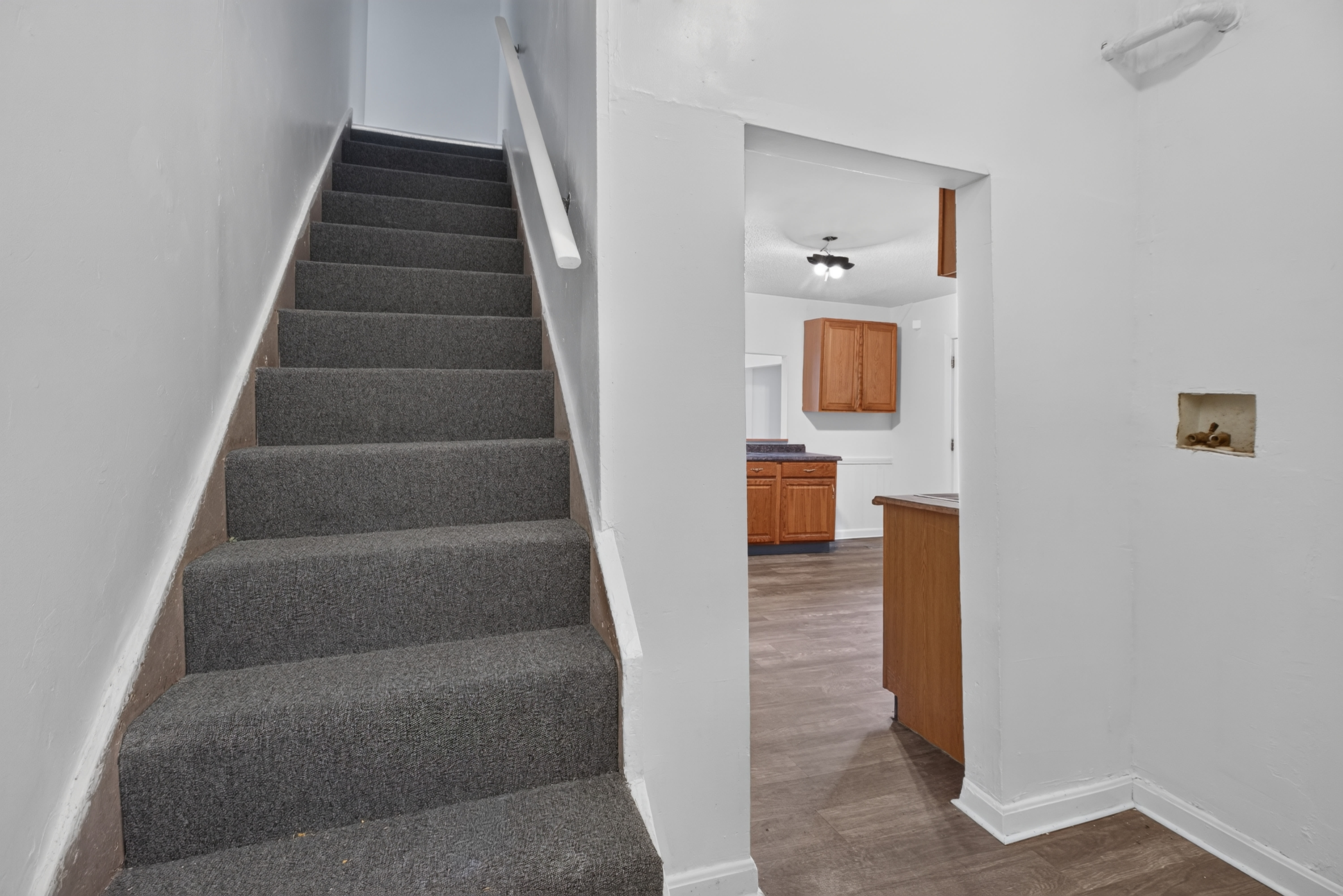 85 Vernon Avenue – photo 3
