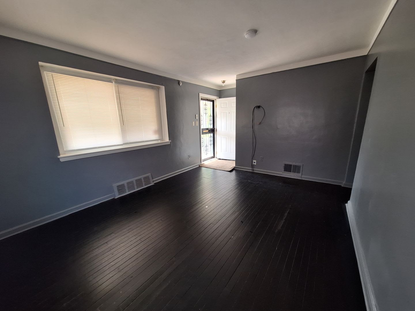 Brick Bungalow With 3 Bed And 2 Baths – photo 4