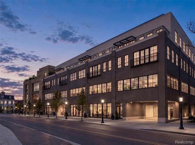 370 E Brown Street – photo 1
