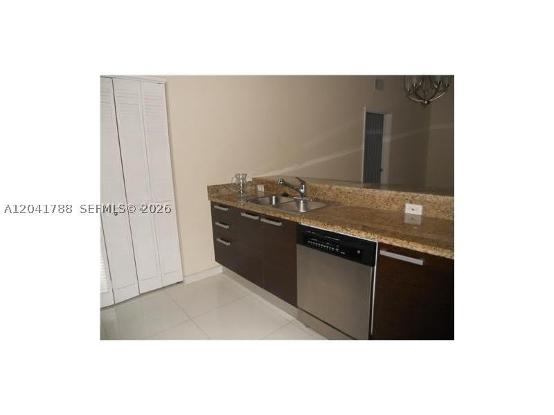 2525 SW 3 AV – photo 4