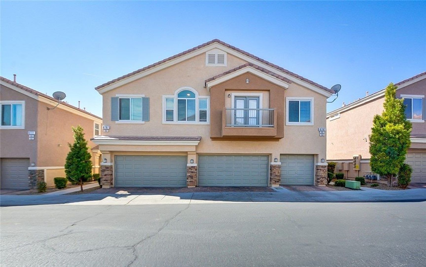 Beautiful 2 Bedroom Townhouse in Arlington Ranch – photo 1