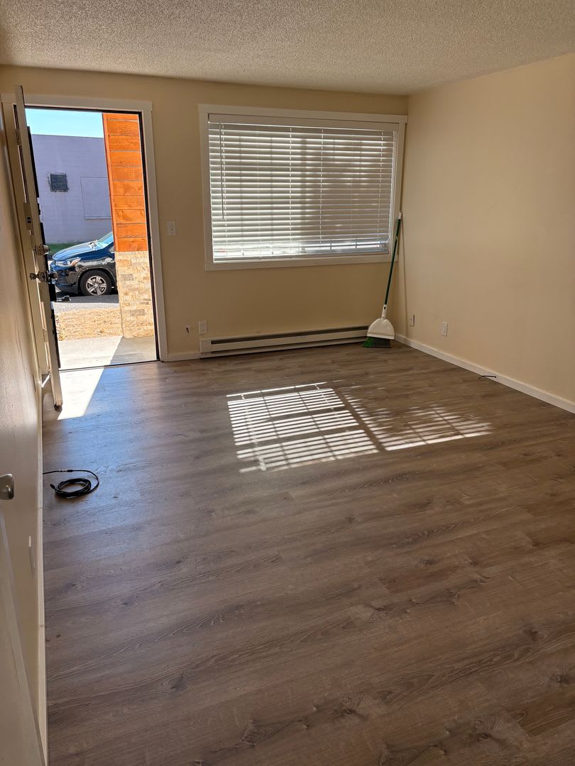 C2402 Maple Court Apartments – photo 5