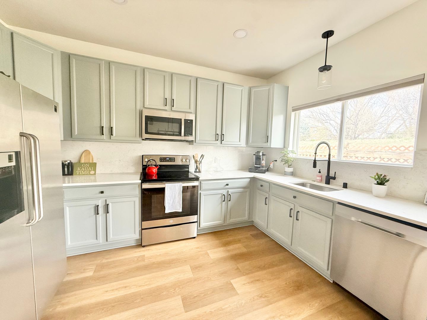 Beautifully Remodeled Home Backing To Open Space High Line Canal Trail – photo 4