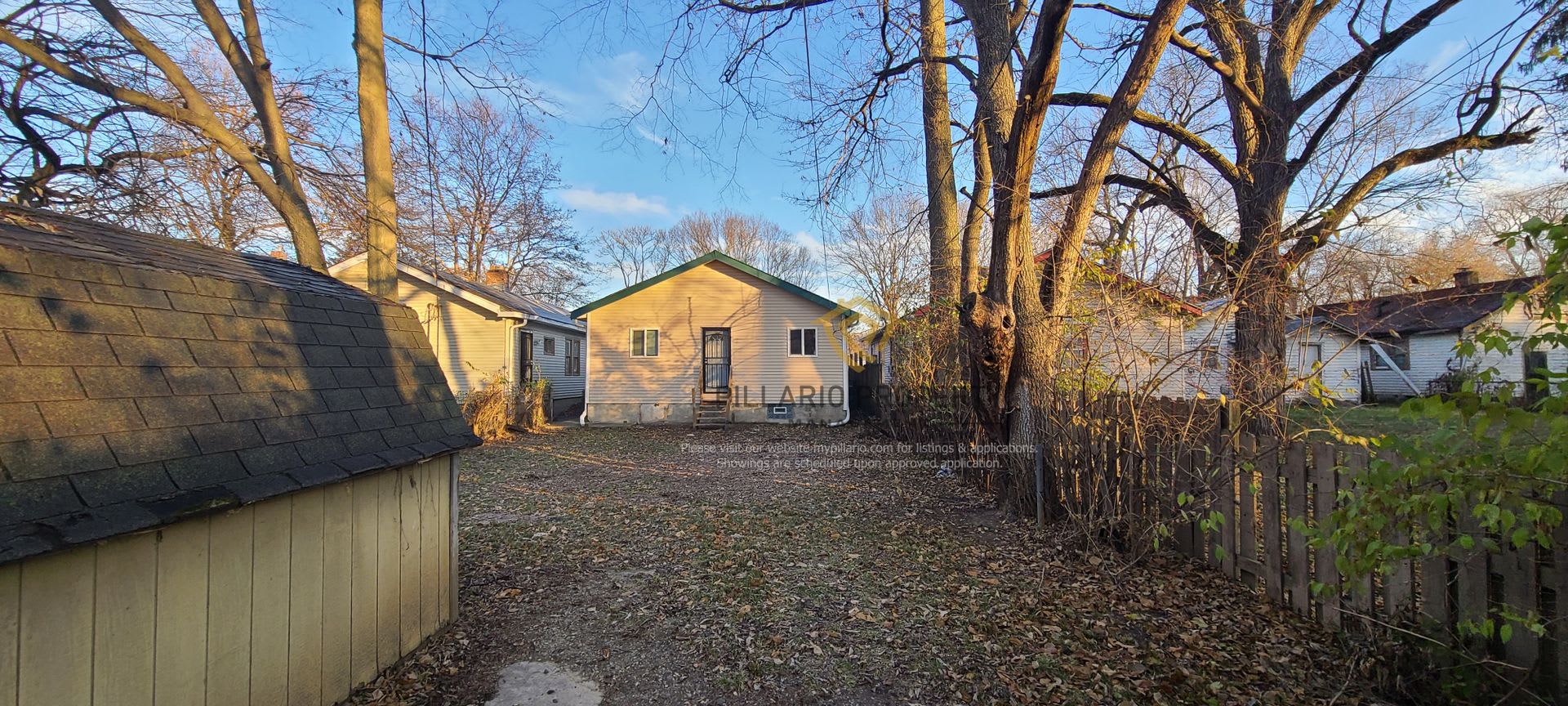 Refreshed 3 Bedroom Home with Partially Fenced In Yard, Available NOW! – photo 2